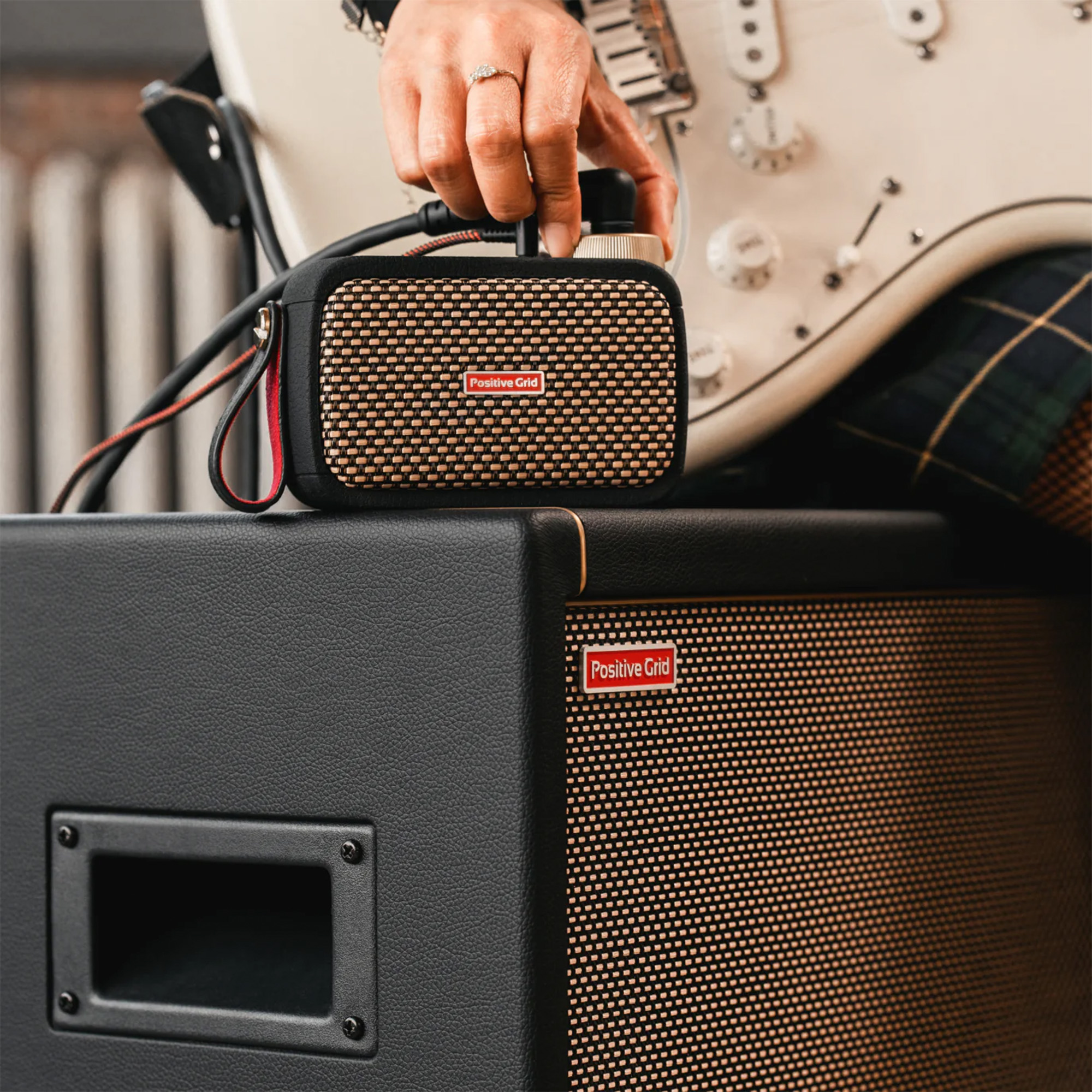 Positive Grid Spark Cab Powered Speaker Cabinet 140 Watt - Black