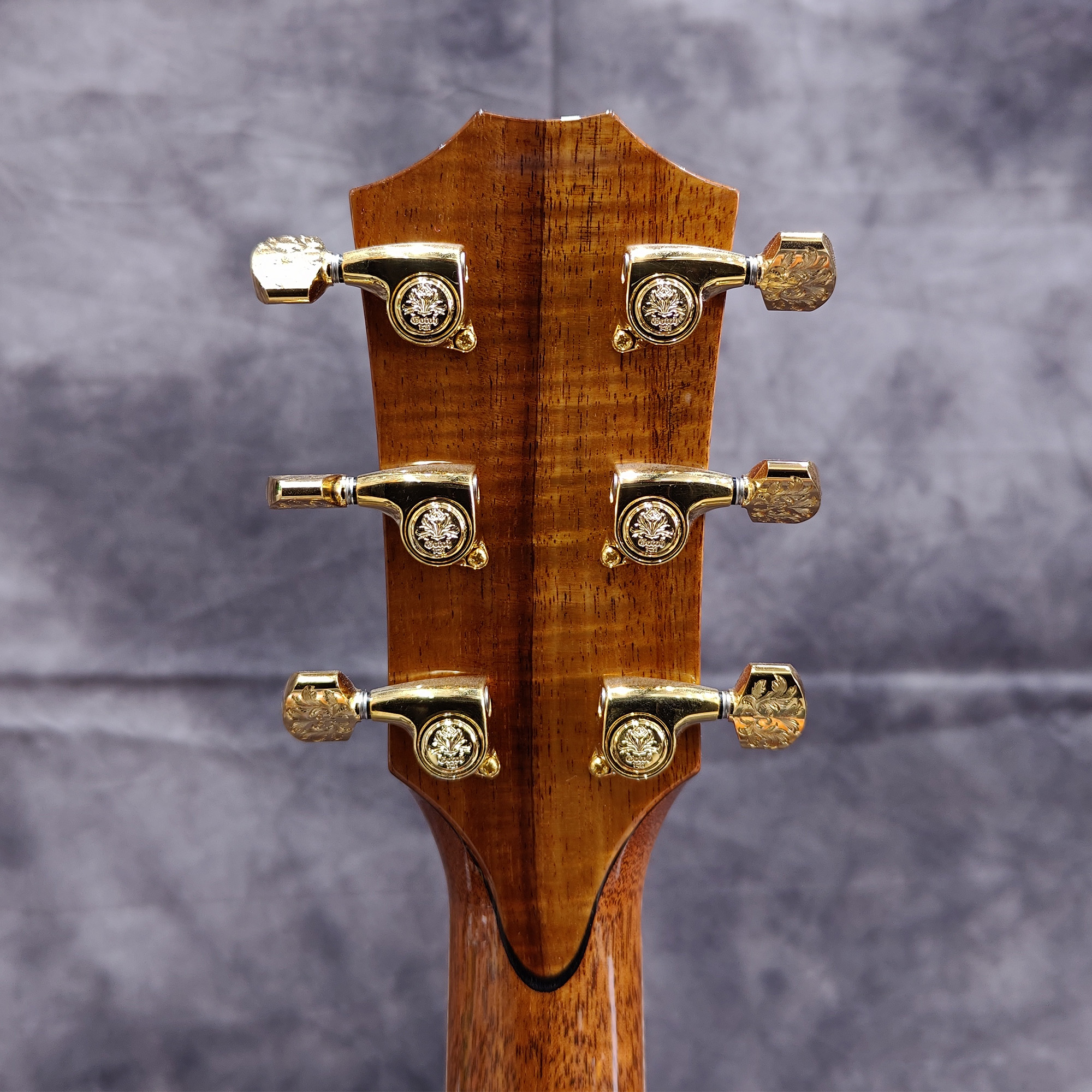 Taylor Custom 13067 GA Acoustic Electric Guitar - Natural