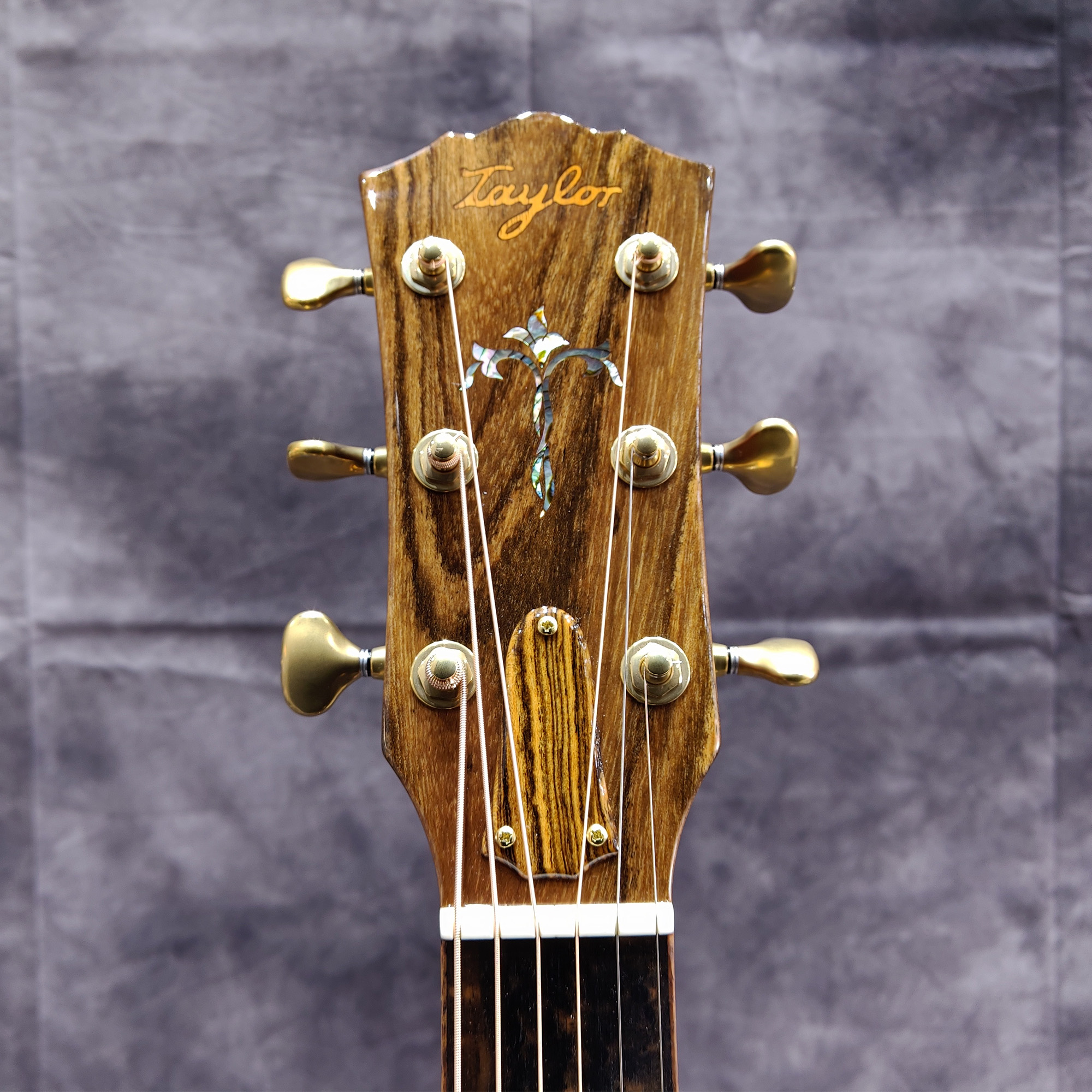 Taylor Custom 814e Bocote Cedar Gold Label Acoustic Electric Guitar - Natural