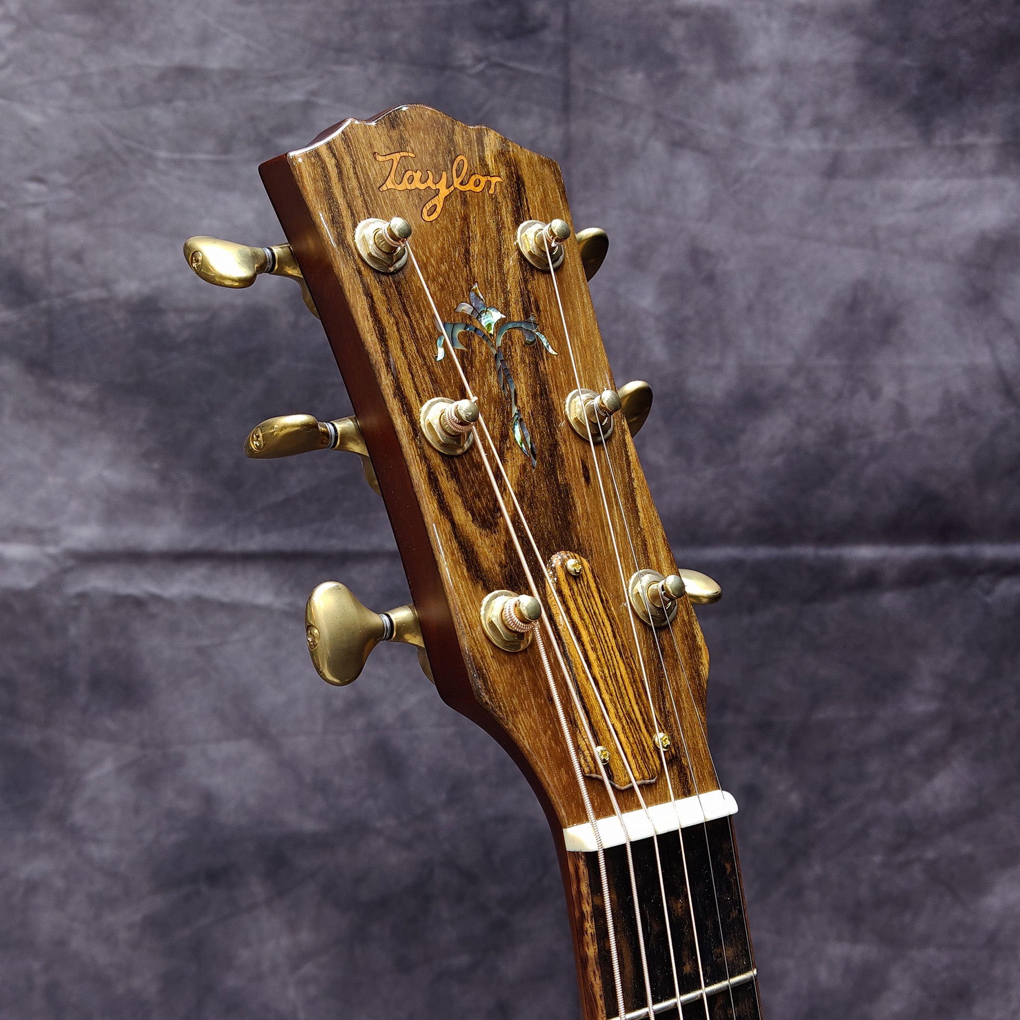 Taylor Custom 814e Bocote Cedar Gold Label Acoustic Electric Guitar - Natural