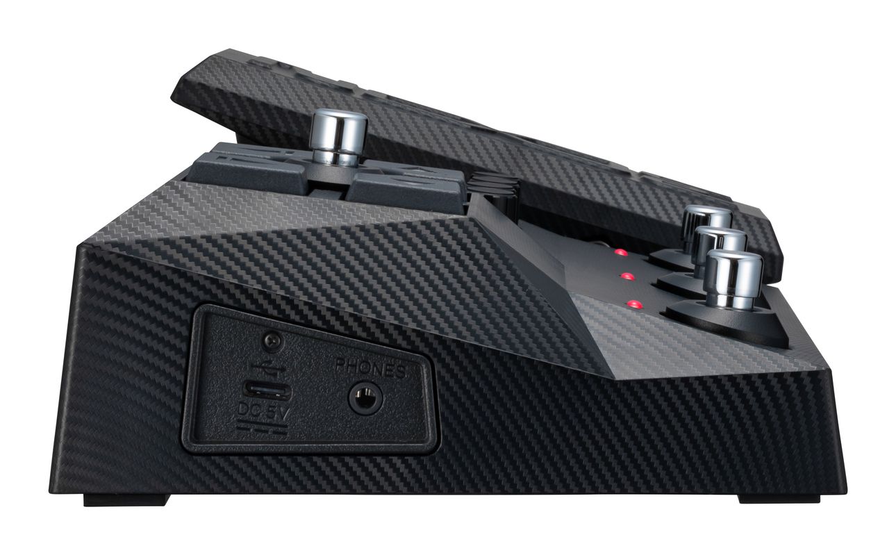 Zoom G2X FOUR Multi-effects Processor with Expression Pedal- 2 Years Warranty