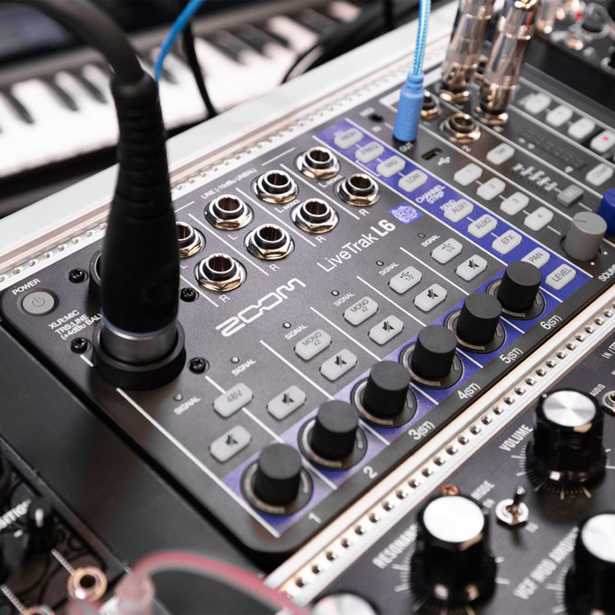 Zoom LiveTrak L6-ZOOM 10-Channel Compact Digital Mixer- 2 Years Warranty