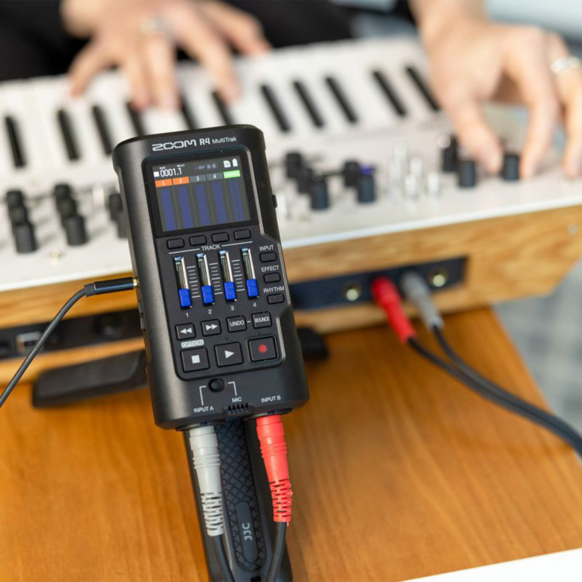 Zoom R4 MultiTrak Recorder- 2 Years Warranty