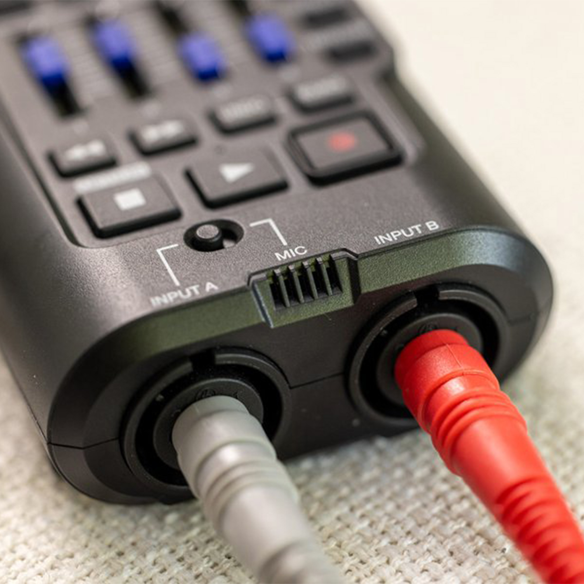 Zoom R4 MultiTrak Recorder- 2 Years Warranty