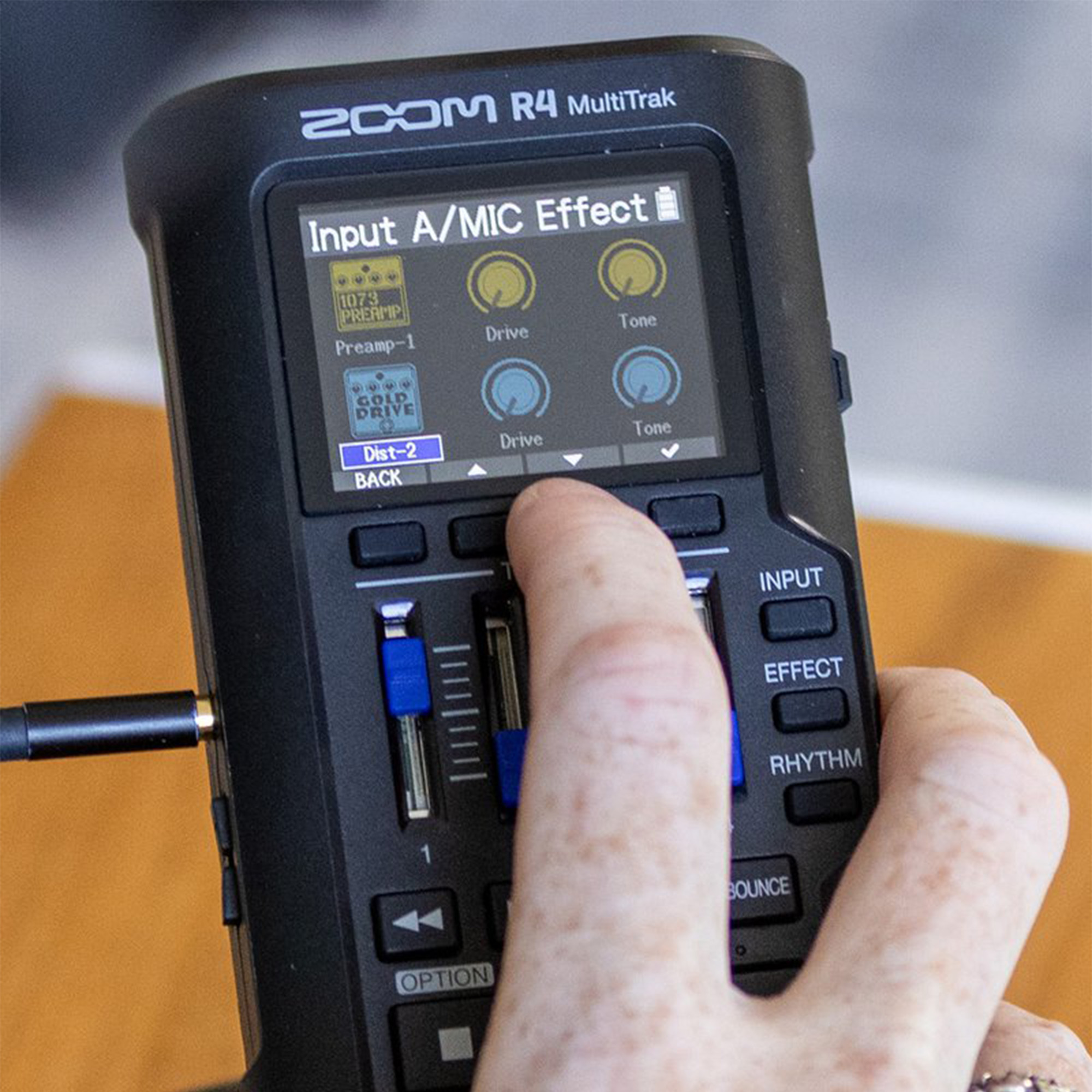 Zoom R4 MultiTrak Recorder- 2 Years Warranty