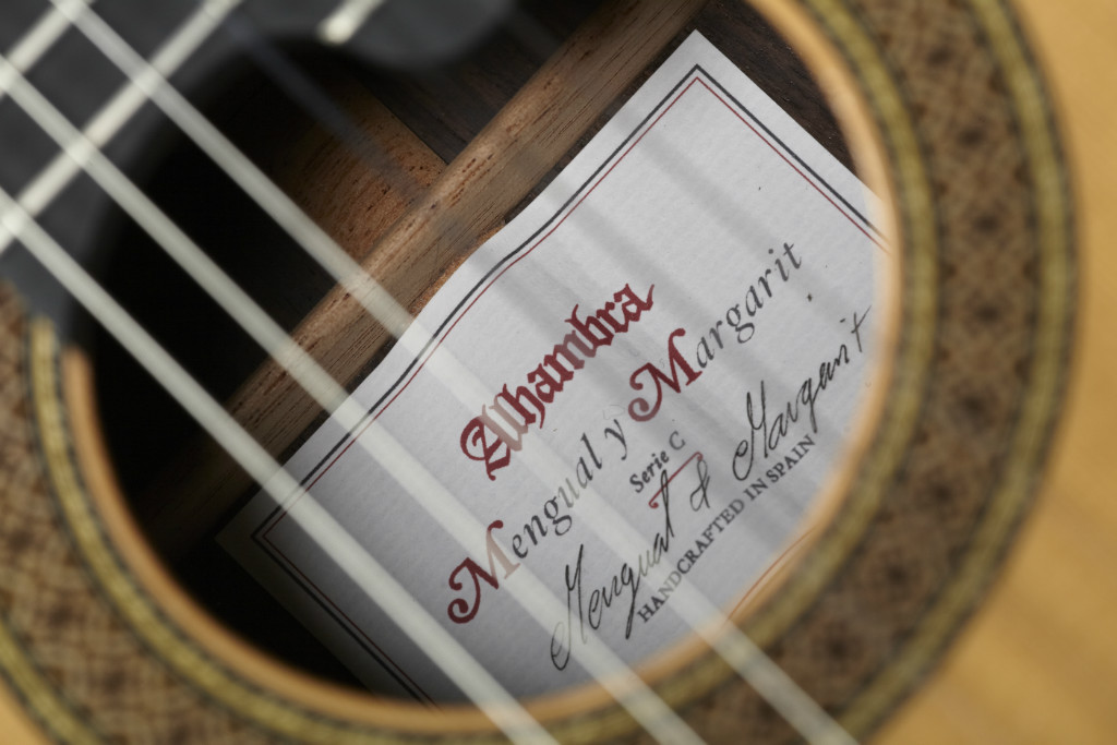 Alhambra Classical Guitar Mengual & Margarit C Series Signature Model - Solid Red Cedar / Solid Indian Rosewood